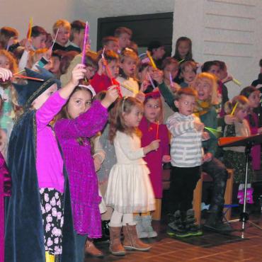 Tolles Weihnachtsgeschenk - Die Kinder boten den Zuschauern ein engagiertes, emotionales Konzert. Bild: tre