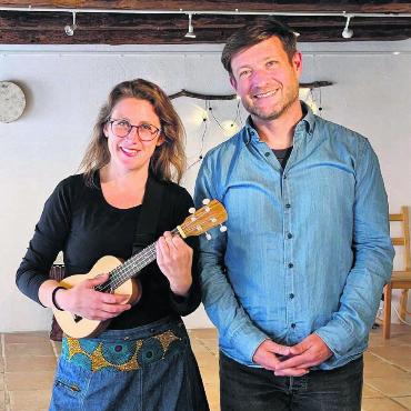 Musita wird Teil der Musikschule - Nicole Erni und Niki Wüthrich freuen sich über die neue Zusammenarbeit. Die beiden verstehen sich bestens. Bild: Marco Huwyler