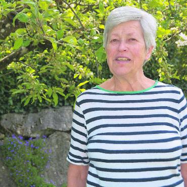 Das Singen lieben gelernt - Dass sie schon seit 60 Jahren im Kirchenchor singt, kann Berti Neuenschwander selbst kaum fassen. Für sie gehören die wöchentlichen Proben fest dazu. Bild: Sabrina Salm