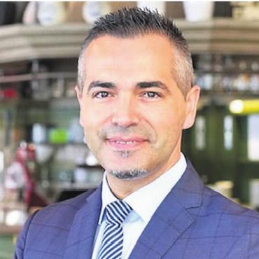 «Fühlte mich sofort zu Hause» - Alcides de Sousa freut sich darauf, seine Gäste im «neuen Testarossa» begrüssen zu dürfen. Bild: zg