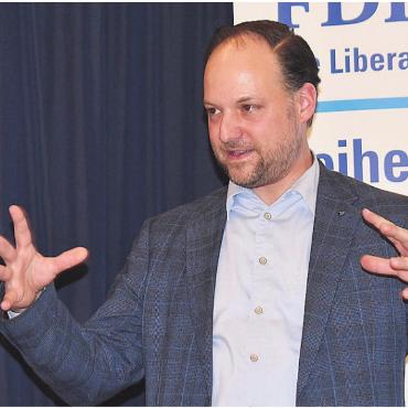 Anstoss muss von unten kommen - FDP-Grossrat Norbert Stichert sprach im Zufikerhuus zum Thema Sicherheit in der Schweiz. Bild: Erika Obrist