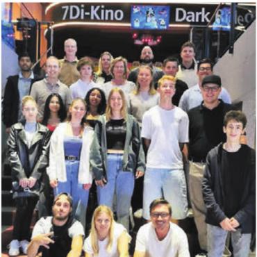 Mit dem Ausflugsziel einen Volltreffer gelandet - Die Stimmung war bestens auf der Bowlingbahn. Bild: gk