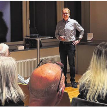 Chancen, Grenzen und Risiken von KI - Fachexperte Daniel Renggli referierte über künstliche Intelligenz. Bild: zg