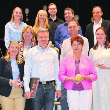 Auf jeden Fall verteidigen - 11 von 16 Kandidatinnen und Kandidaten stellten sich an der Nominationsversammlung der Bezirkspartei vor. Die drei Bisherigen (vorne von links) Karin Koch Wick, Harry Lütolf und Rita Brem-Ingold. Weiter auf der Liste sind (Mitte von links): Marlen Schmid, Daniel Duss, Stefanie Dietrich-Meyer, (hinten von links) Jacqueline Wick, Sonja Isler-Rüttimann, Stephan Bättig, Martin Stalder und Michael Eichholzer. Bilder: Sabrina Salm