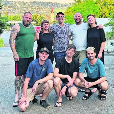 «Sie werden total begeistern» - Das OK hinter dem FIDM steckt in den finalen Vorbereitungen: (Stehend, von links) Pascal Egger, Ramona Maier, Lukas Koller, Juri Tirez, Jaël Kaufmann, (vorne, von links) Philippe Attiger, Patrick Fürst, Nico Schulthess. Es fehlen: Sarah Tirez, Jonas Schüpfer, Severin Peer. Bild: zg