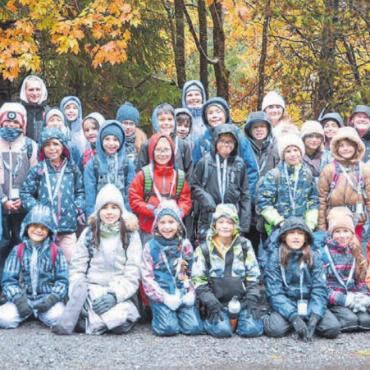 Olympia und quer durch die Schweiz - Auch wenn das Wetter nicht immer strahlend war, so strahlten zumindest die Kinderaugen. Bilder: zg