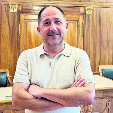 «Mensch bleibt Mensch» - Peter Thurnherr im Gerichtssaal im Bremgarter Rathaus. Hier hat er im vergangenen Vierteljahrhundert unzählige Urteile gefällt. Bild: Marco Huwyler