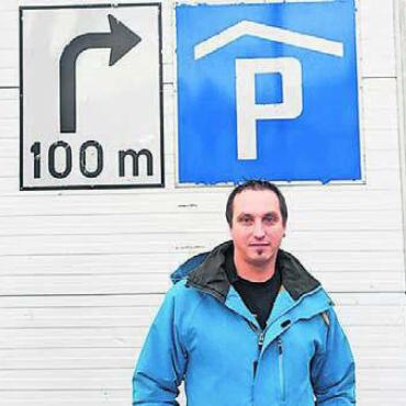 «Ein herber Rückschlag» - Sebastian Hampl versteht nicht, weshalb Kunden der Altstadtgeschäfte künftig im Parkhaus Obertor auch die erste Stunde bezahlen müssen. Bild: huy
