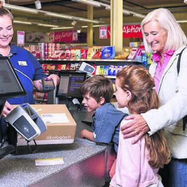 Post erledigen beim Einkauf - Postgeschäfte im Coop erledigen: So läuft es bald in Dottikon. Bild: pd