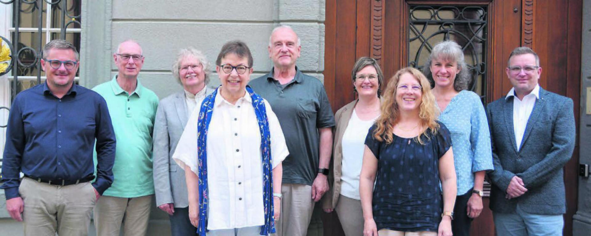 Die Arbeitsgruppe «Wohnen im Alter» will herausfinden, was es für die Bremgarter Altersgruppe zwischen 65 und 80 Jahren braucht. (v. l.): Daniel Sommerhalder, Urs Dellsperger, Roland Gunter (Pro Senectute), Heidi Ehrensperger, Andreas Bossmeyer, Brigitte Weibel, Brigitta Sturzenegger, Simone Fässler und Marc Wälty. Bild: Sabrina Salm