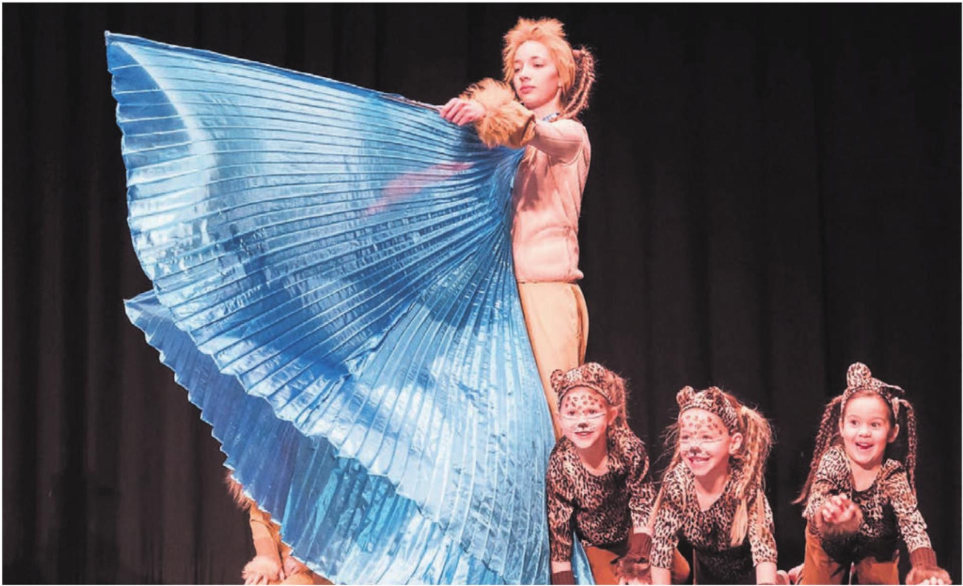 Kostüme, Maske, Musik und Bewegung: Die Darbietung jeder einzelnen Gruppe war Teil eines Gesamtkunstwerks. Bilder: zg / Erika Obrist - Das Bild wird blockiert. – Möglicherweise durch einen aktiven Adblocker.