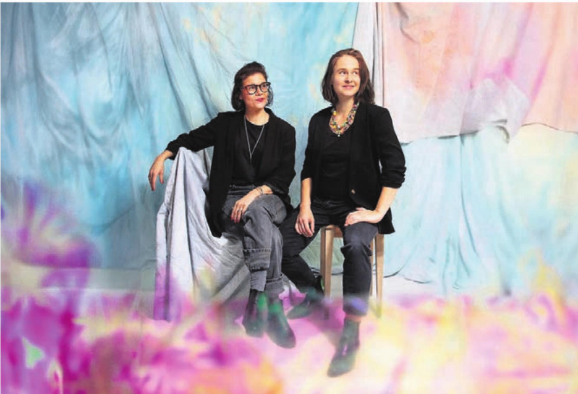 Sind im Kellertheater zu Gast: Tanja Kummer (links) und Fatima Dunn. Bild: zg - Das Bild wird blockiert. – Möglicherweise durch einen aktiven Adblocker.