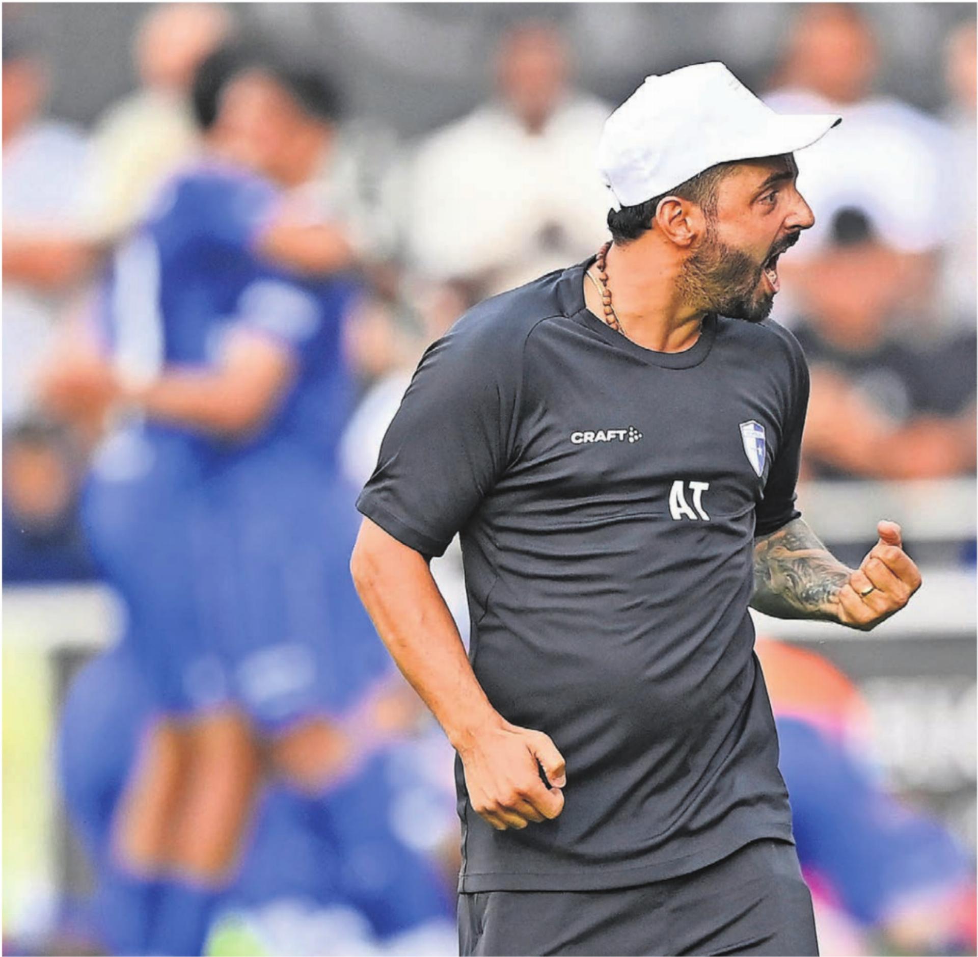 Er lebt, leidet und feiert mit: Co-Trainer Ivano Rizzo ist mit dem FC Wohlen eng verbunden. Bild: awa - Das Bild wird blockiert. – Möglicherweise durch einen aktiven Adblocker.