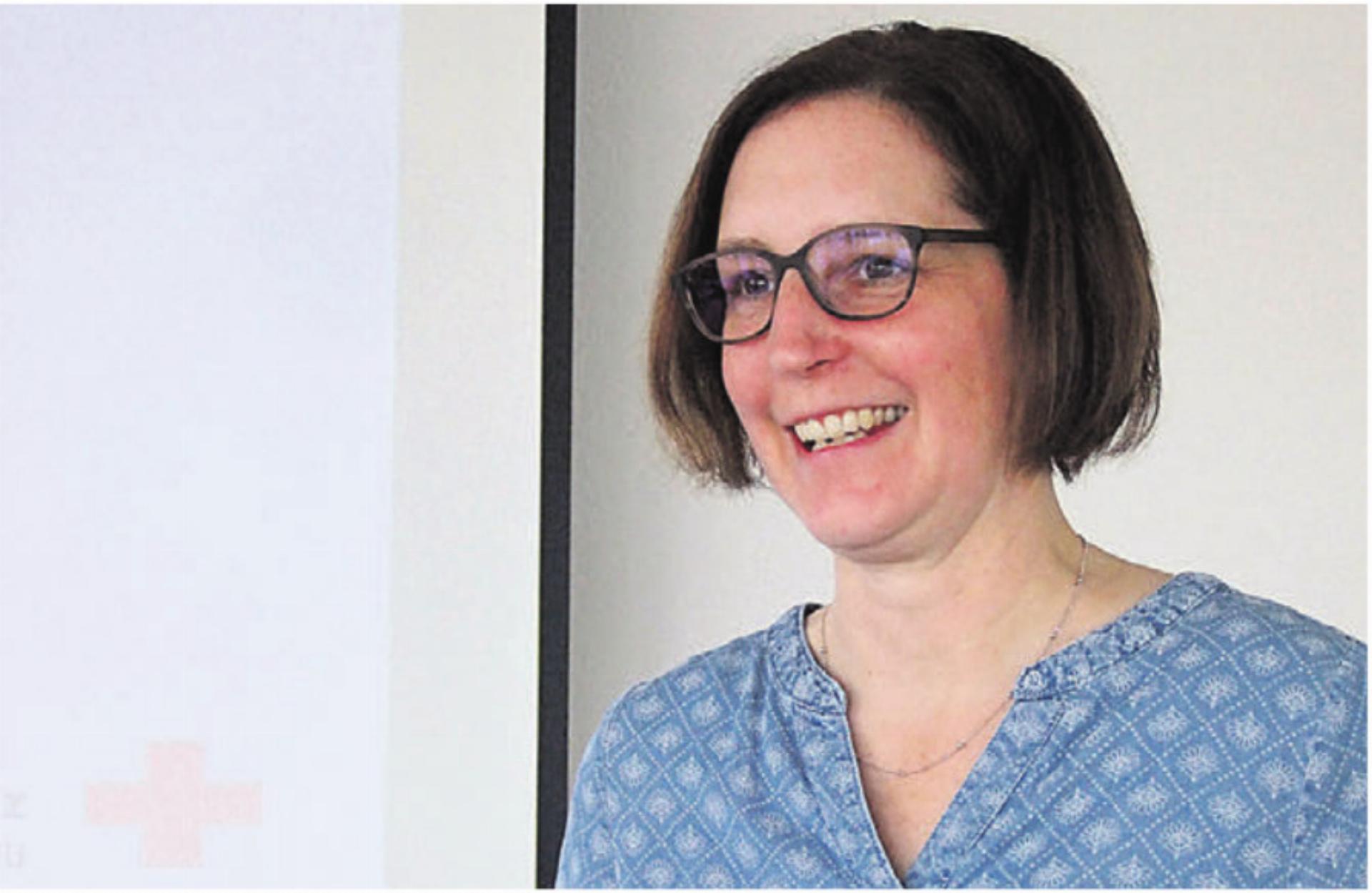 Julia Kiefer, Fachverantwortliche vom SRK Aargau, motivierte mit ihrem Vortrag die Anwesenden zum Handeln. Bild: bo - Das Bild wird blockiert. – Möglicherweise durch einen aktiven Adblocker.