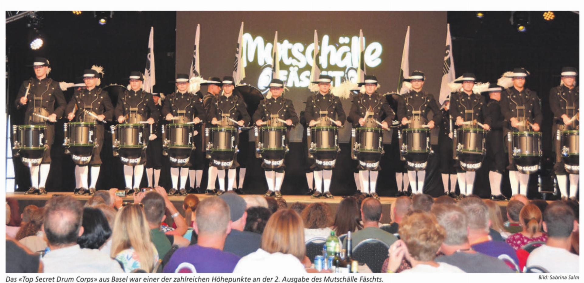 Das «Top Secret Drum Corps» aus Basel war einer der zahlreichen Höhepunkte an der 2. Ausgabe des Mutschälle Fäschts. Bild: Sabrina Salm - Das Bild wird blockiert. – Möglicherweise durch einen aktiven Adblocker.