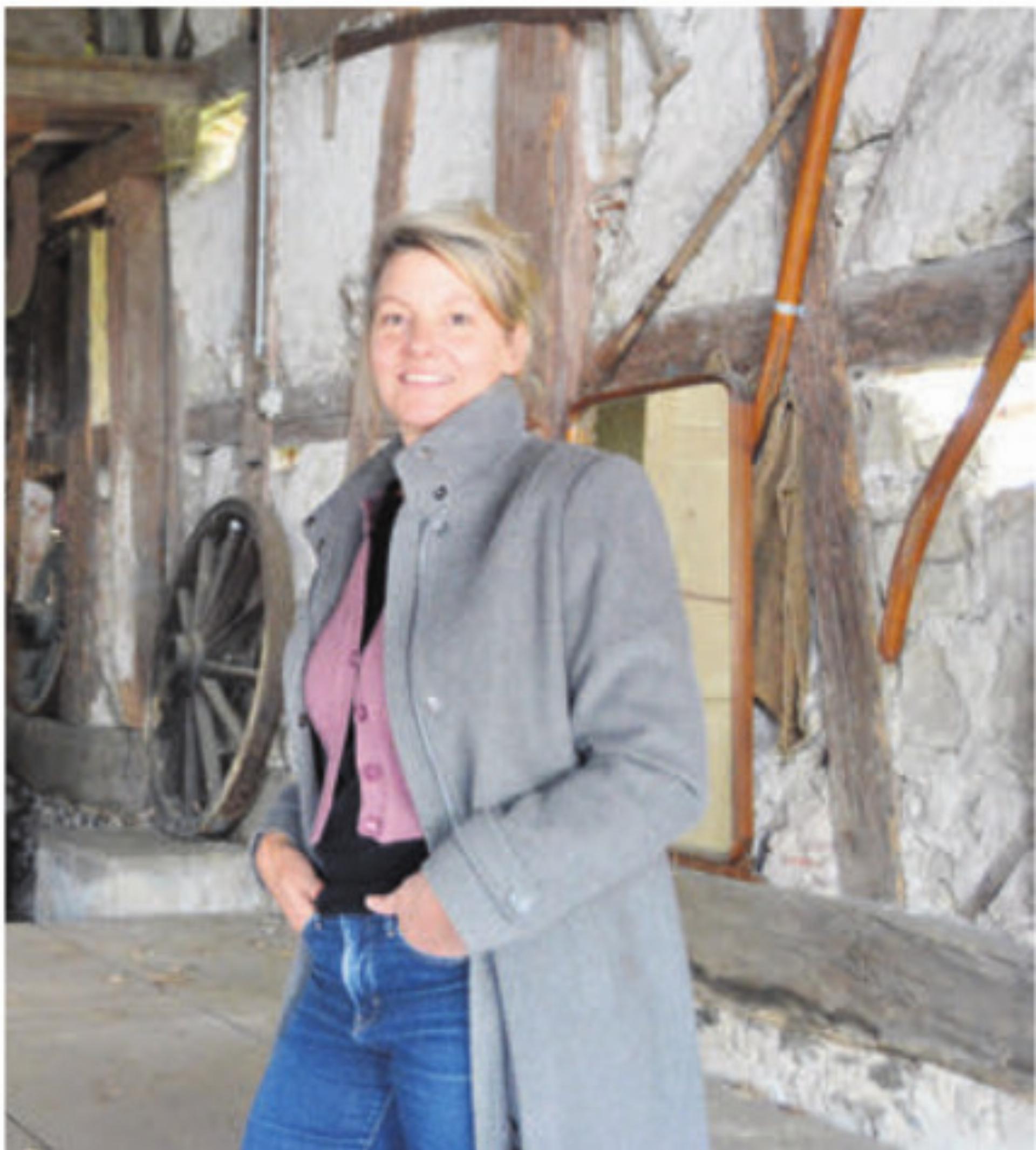 Martina Schiffer in der Trotte. Bild: ake - Das Bild wird blockiert. – Möglicherweise durch einen aktiven Adblocker.
