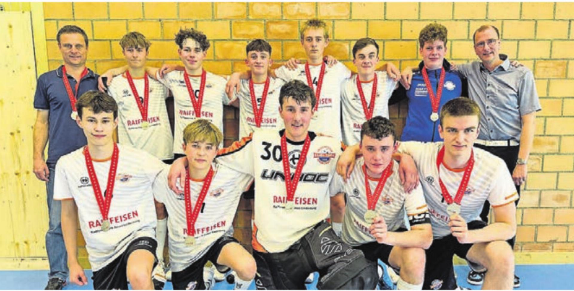 Vize-Schweizer-Meister: Die A-Junioren des UHC Ramba Zamba Merenschwand. Bild: zg - Das Bild wird blockiert. – Möglicherweise durch einen aktiven Adblocker.