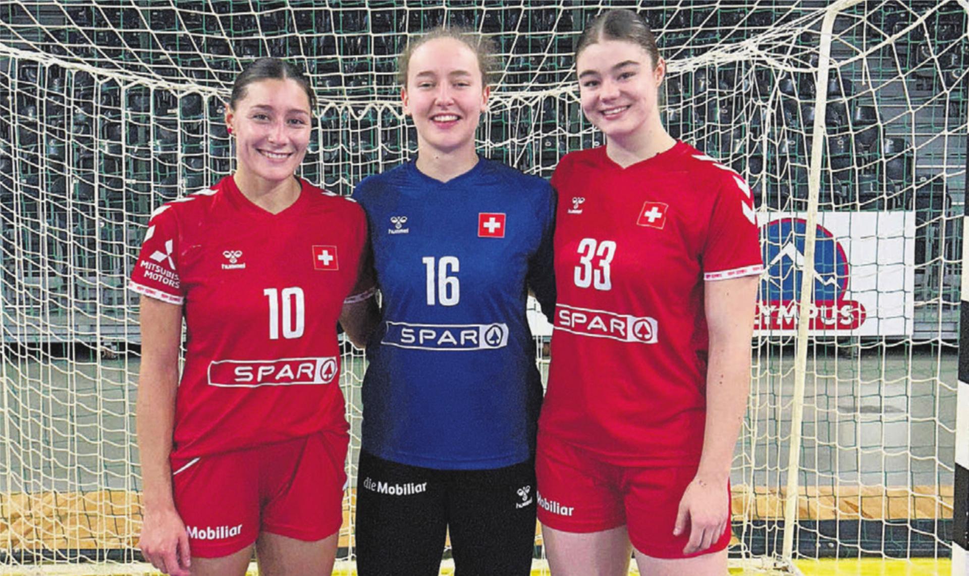 Die drei Freiämterinnen in der A-Nati. Von links: Daphne Gautschi (Muri), Seraina Kuratli (Wohlen) und Nora Snedkerud (Widen).