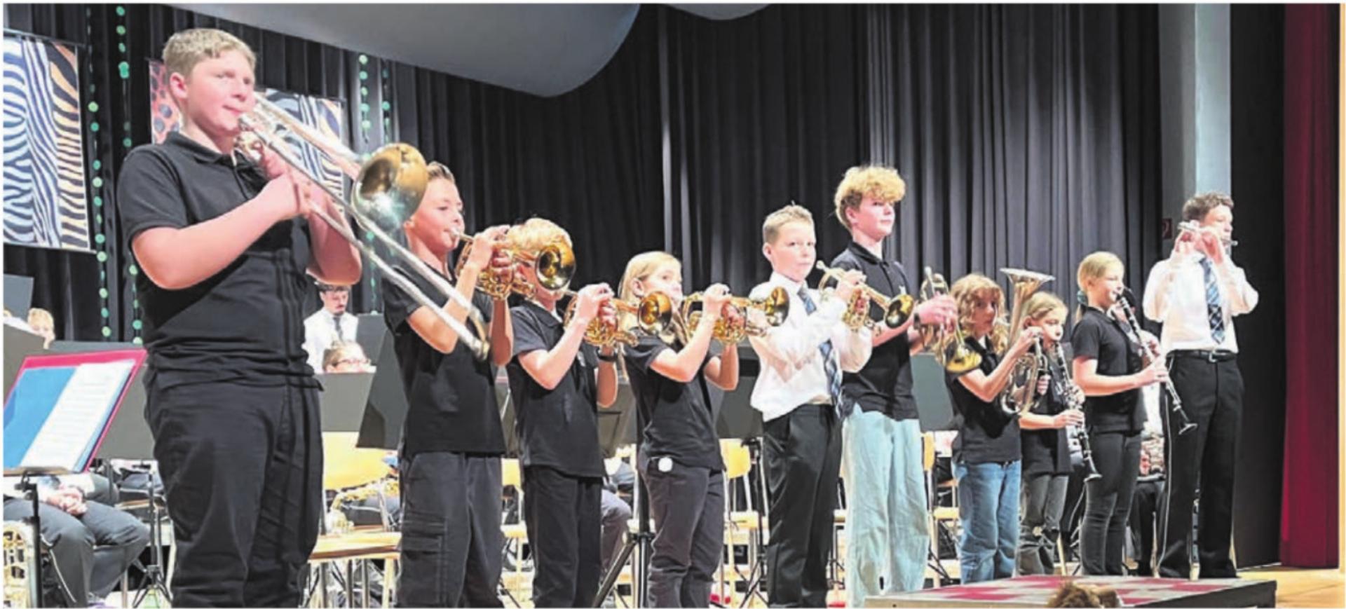 Das junge Bläserensemble «Sound Rebels» der Musikschule Kelleramt. Bilder: Walter Minder - Das Bild wird blockiert. – Möglicherweise durch einen aktiven Adblocker.
