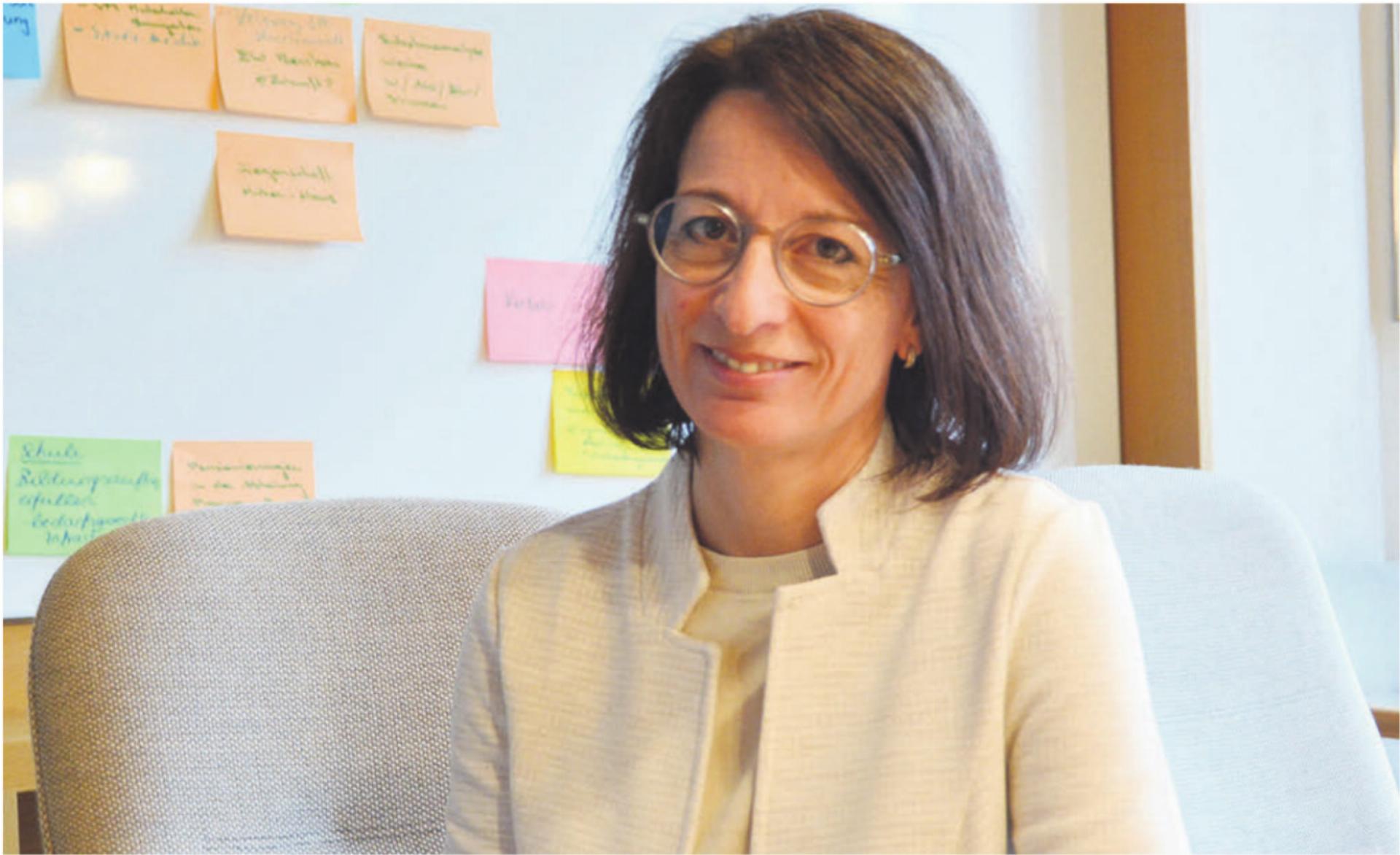 Für Gemeindeammann Petra Oggenfuss Feldgrill überwiegen die positiven Momente der ersten 100 Amtstage – und das trotz einem schwierigen Start. Bild: Roger Wetli - Das Bild wird blockiert. – Möglicherweise durch einen aktiven Adblocker.