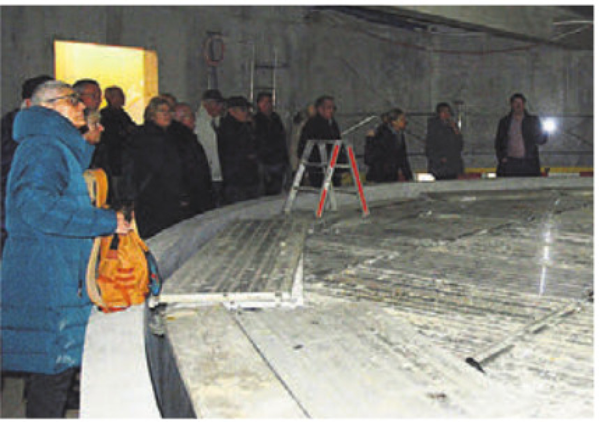 Der Baustellenrundgang fand teilweise in noch dunklen Räumen statt. Bild: rwi - Das Bild wird blockiert. – Möglicherweise durch einen aktiven Adblocker.