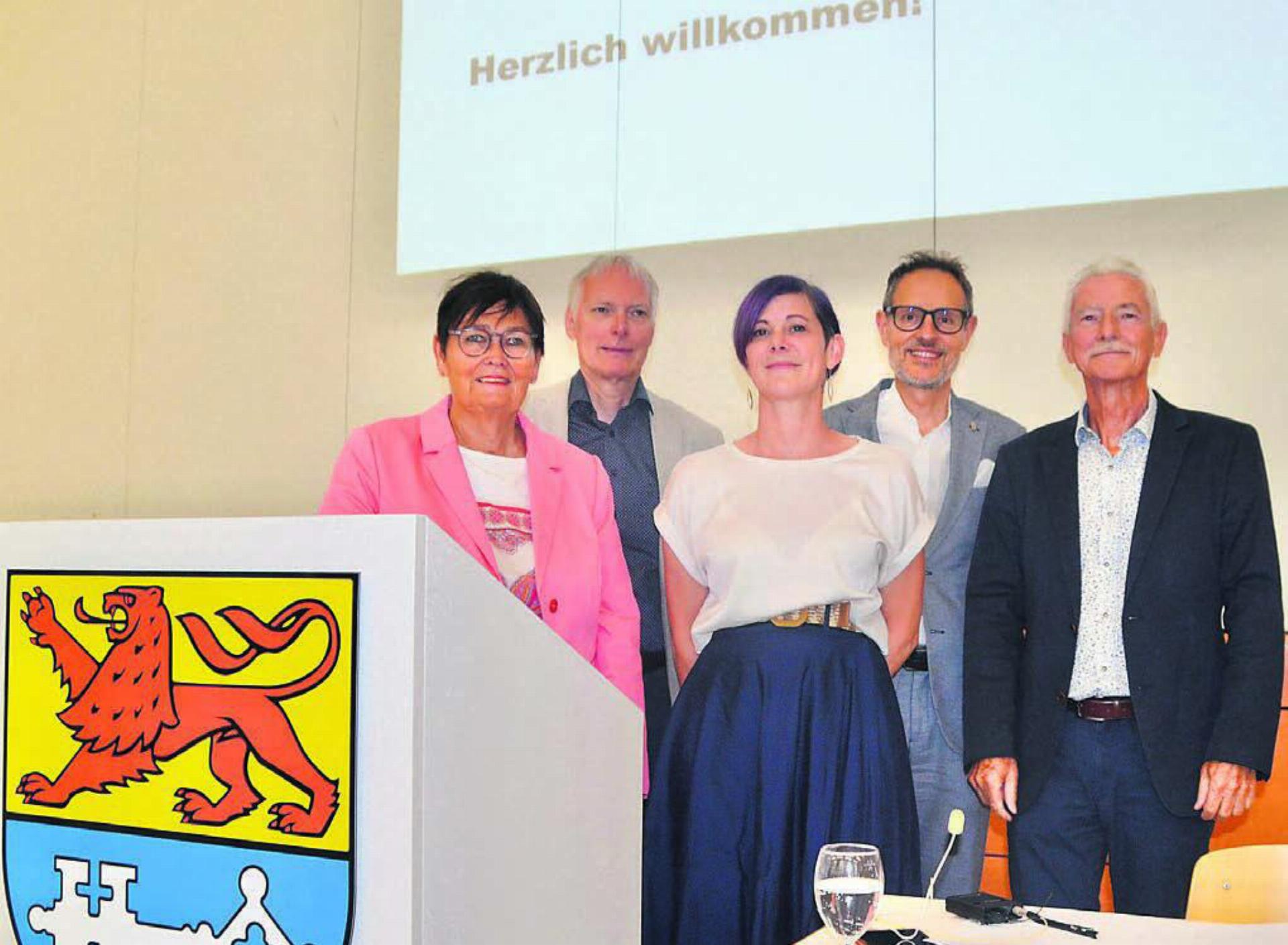 Der Gemeinderat Arni, von links: Evelyn Pfister, Thomas Frei, Sara McLean, André Huber und Kurt Süess. Bild: Thomas Stöckli