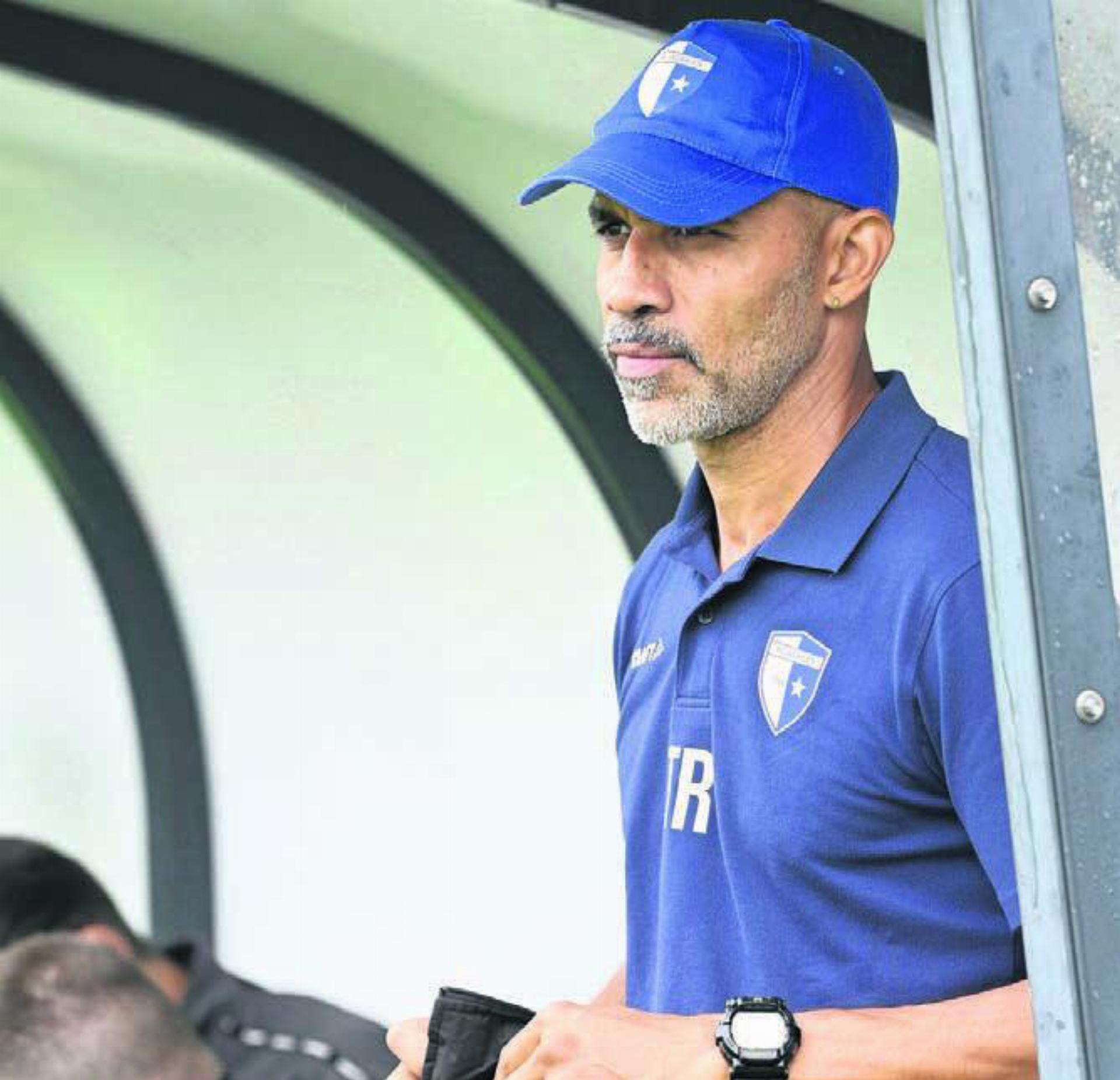 FCW-Trainer Piu muss noch drei Spiele lang wegen seiner Sperre zusehen. Bild: Archiv/awa