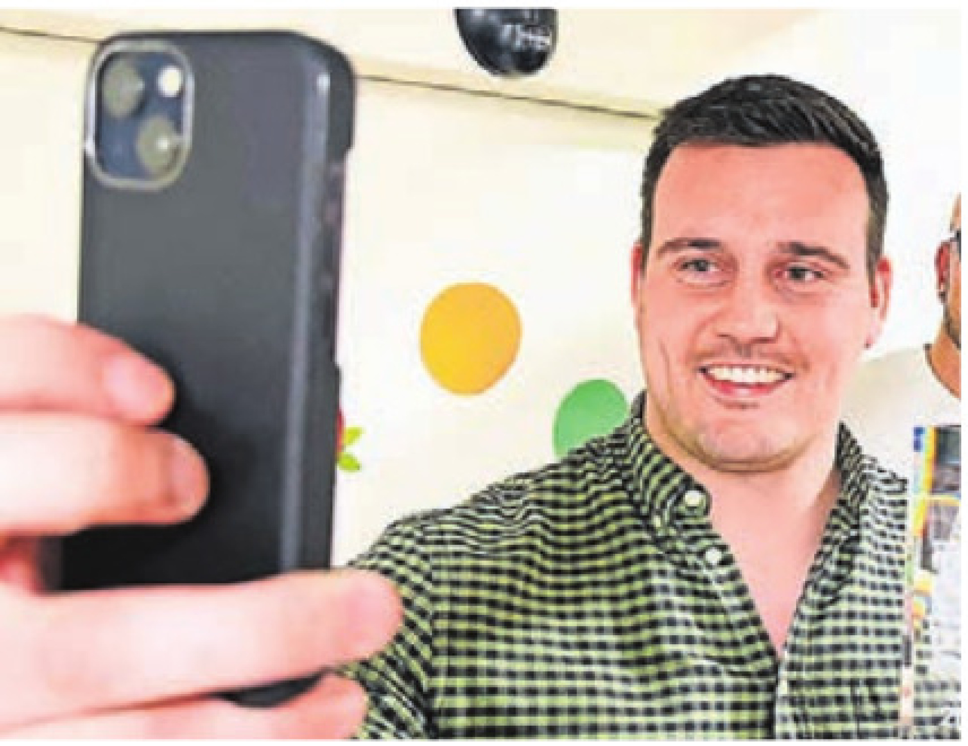 Joel Strebel und sein Siegerselfie. Bild: spr - Das Bild wird blockiert. – Möglicherweise durch einen aktiven Adblocker.