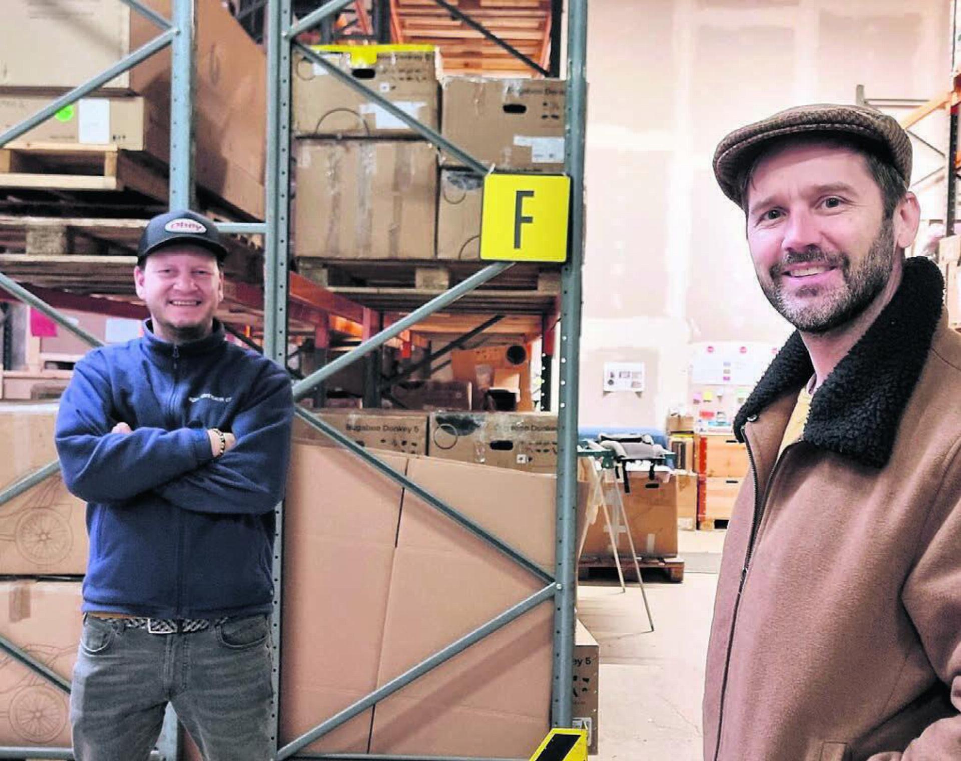 Logistik, Lager und Aufbereitungsort: Marc Nater von Sprinter Logistik, links, und Marco Tramontano schätzen ihre Zusammenarbeit. Bild: Verena Anna Wigger - Das Bild wird blockiert. – Möglicherweise durch einen aktiven Adblocker.