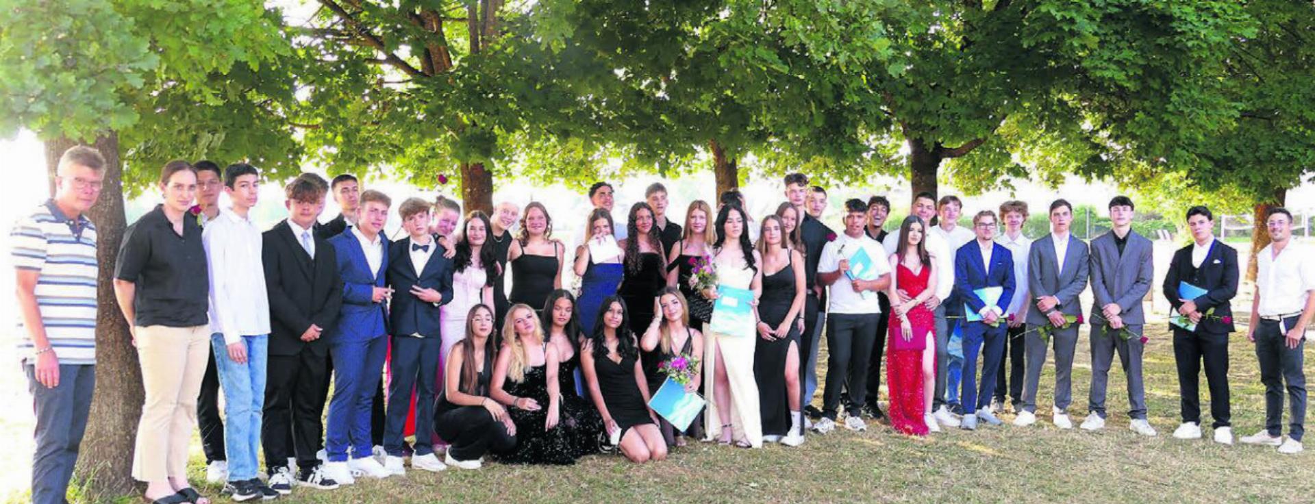Die Zufikerinnen und Zufiker aus der Real- und der Sekundarschule wurden aus der Schule verabschiedet. Bilder: Stefan Treier