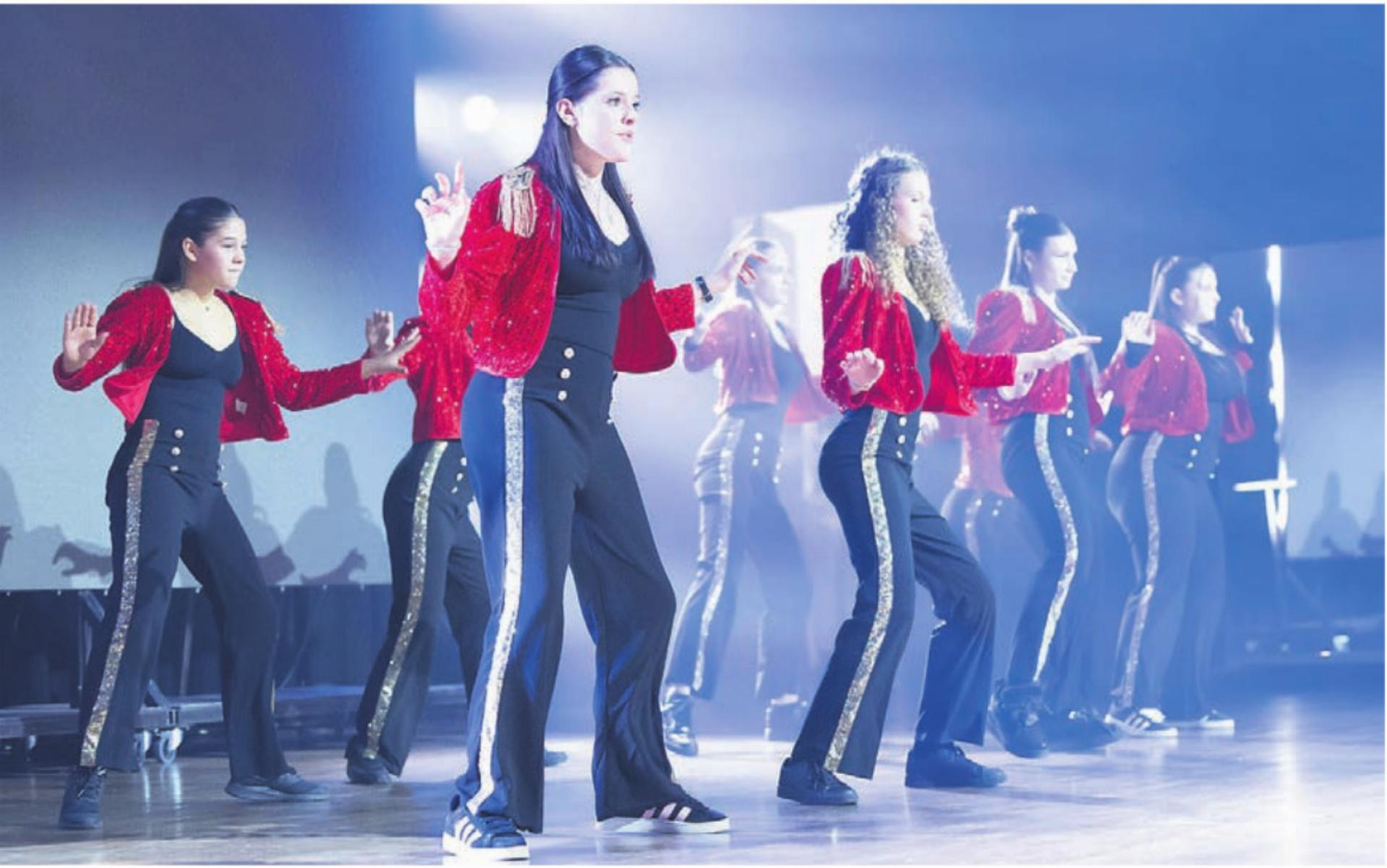 An drei Shows zeigten die Schülerinnen und Schüler ihr Können und ihre Freude fürs Tanzen – von den Kleinsten bis zu den Academy-Cracks. 
Bilder: zg - Das Bild wird blockiert. – Möglicherweise durch einen aktiven Adblocker.