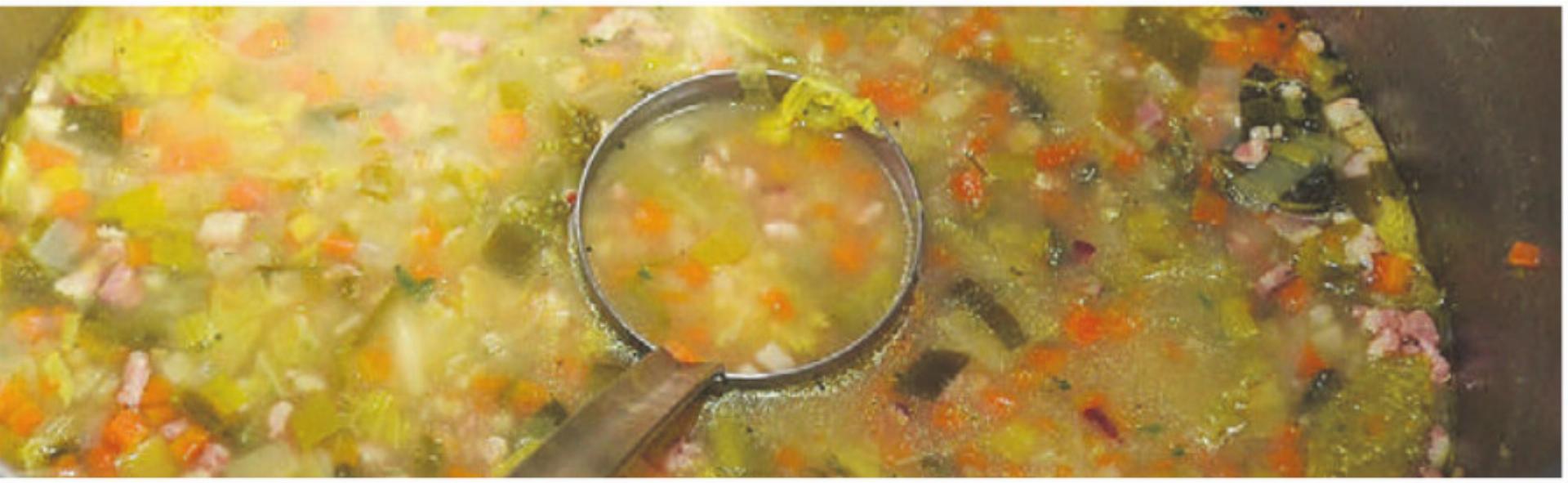 Solidarität mit Suppe: Beim Zmittag ist jeder willkommen. Bild: zg - Das Bild wird blockiert. – Möglicherweise durch einen aktiven Adblocker.