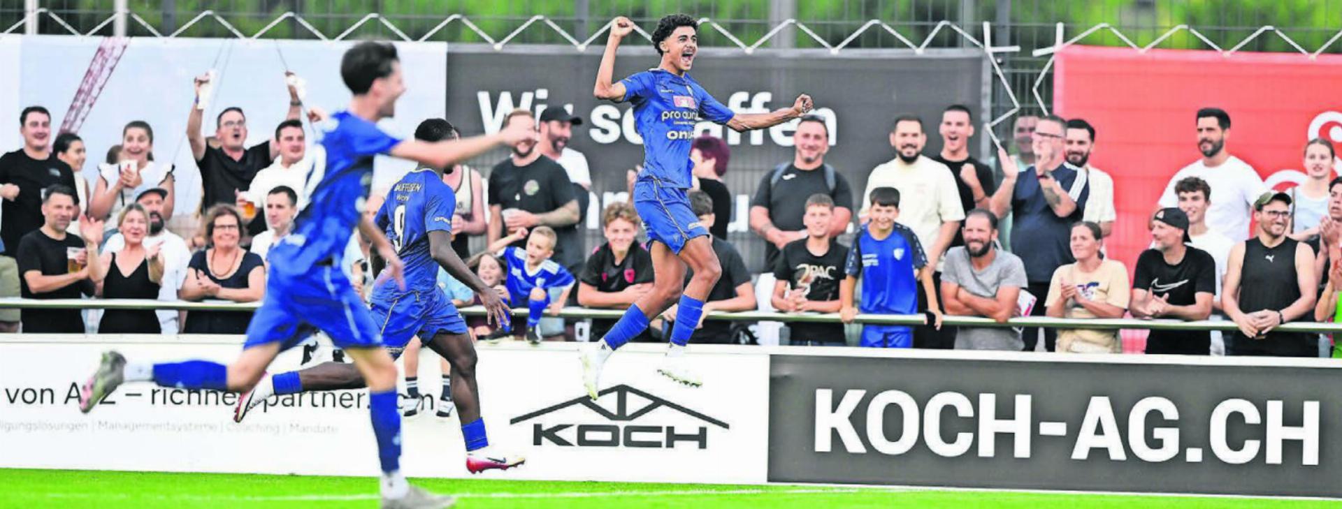 30. Minute: Tor, riesiger Jubel, der FC Wohlen führt gegen den grossen Favoriten. Der 17-jährige Luca Nascimento erzielt sehenswert das 1:0.