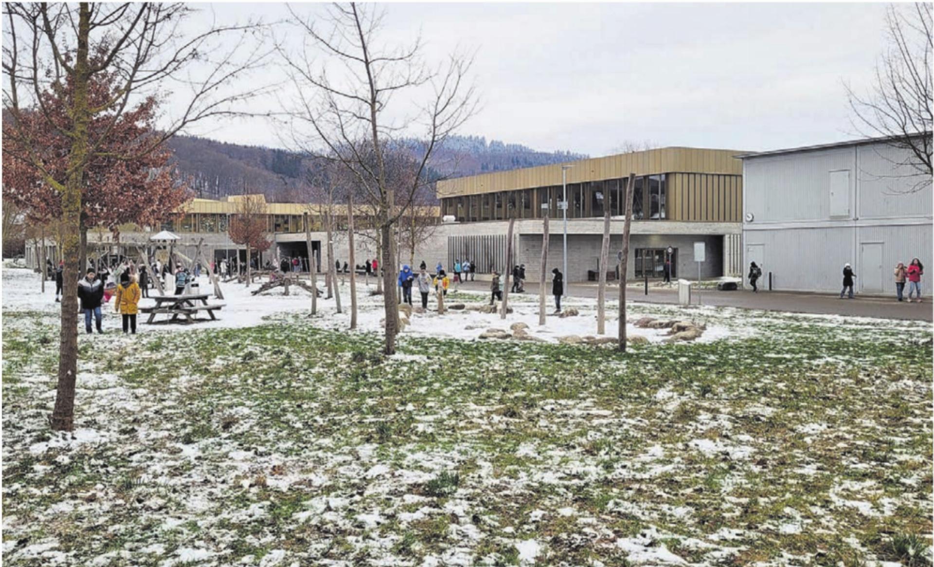 In etlichen Gemeinden (wie hier in Villmergen) wird der Schulraum knapp. Nicht überall ist die Bevölkerung aber bereit, die hohen Investitionskosten für den Ausbau zu tragen. Bild: Archiv - Das Bild wird blockiert. – Möglicherweise durch einen aktiven Adblocker.