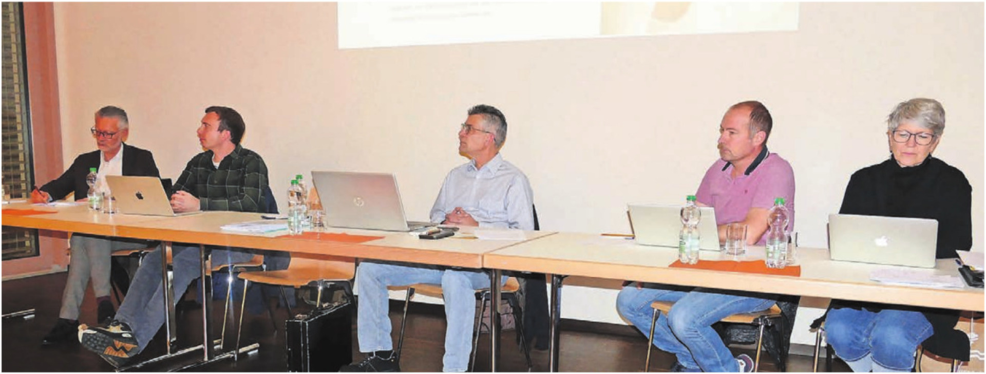 Führten durch die Versammlung: (v. l.) Michael Jablonowski, Andreas Koller, Marcel Huber, Manuel Groth und Rita Bucher-Brem. Bild: Stefan Treier - Das Bild wird blockiert. – Möglicherweise durch einen aktiven Adblocker.