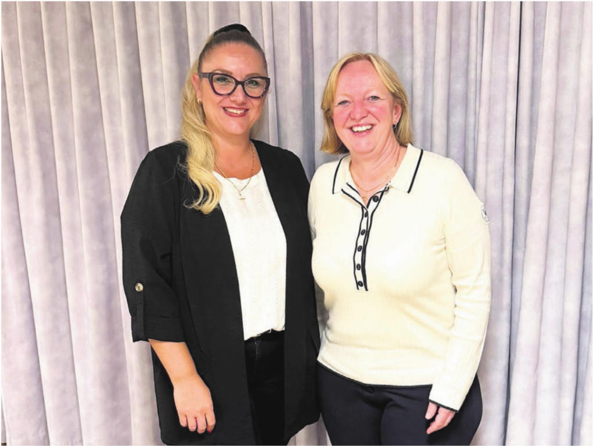 Die Präsidentin und die Geehrte: Irena Pervorfi-Dedaj (links) und Ursula Staubli. Bild: zg - Das Bild wird blockiert. – Möglicherweise durch einen aktiven Adblocker.