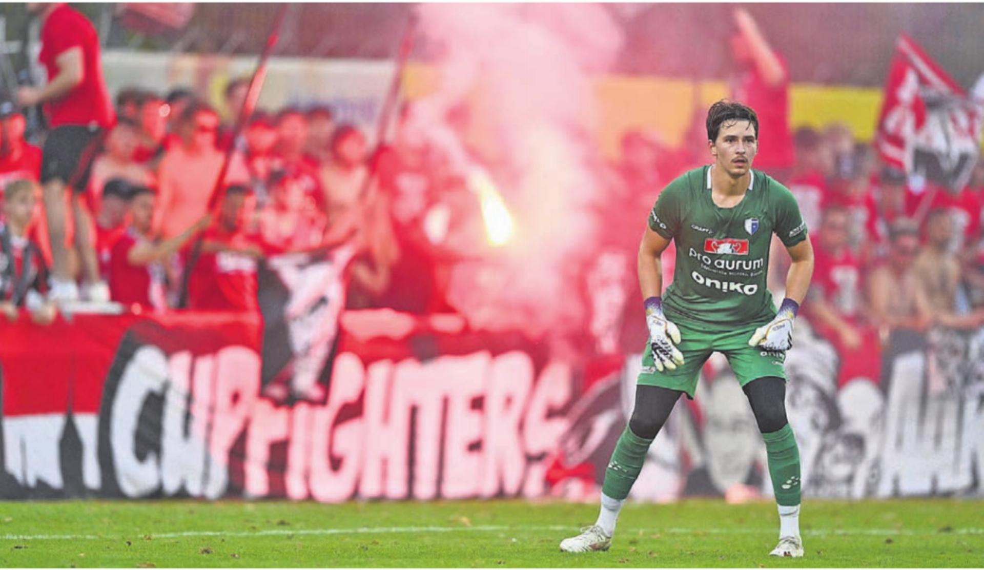 16. August: Der FC Wohlen trifft in der ersten Cuprunde im Aargauer Derby auf den FC Aarau. Vor 2223 Zuschauern gehen die Freiämter sogar in Führung, verlieren am Ende aber mit 1:3. Die Stimmung auf den Niedermatten ist aber phänomenal. - Das Bild wird blockiert. – Möglicherweise durch einen aktiven Adblocker.