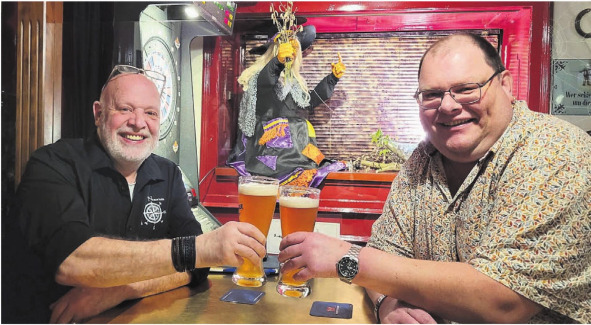 Sie sind der Motor und das Gehirn der Nordfäger: Präsident Jörg Bachmann (rechts) ist der unermüdliche Antreiber, Vizepräsident Dani Vögeli übernimmt viele organisatorische Arbeiten. Bilder: Chregi Hansen / zg / Archiv - Das Bild wird blockiert. – Möglicherweise durch einen aktiven Adblocker.