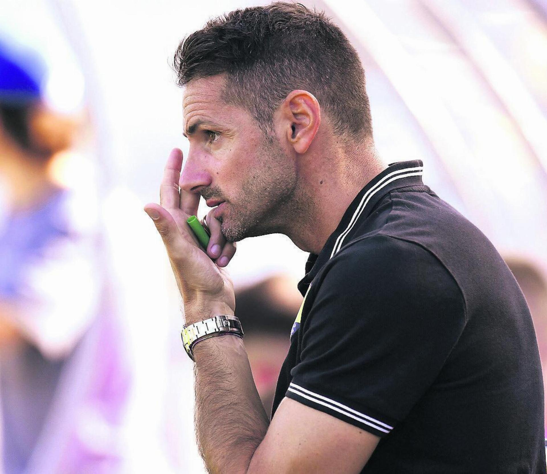 Sergio Colacino bei seiner letzten Trainerstation im Freiamt an der Seitenlinie des FC Mutschellen. Kann er jetzt den FC Muri vor dem Abstieg retten?
Bilder: Archiv/awa, pf