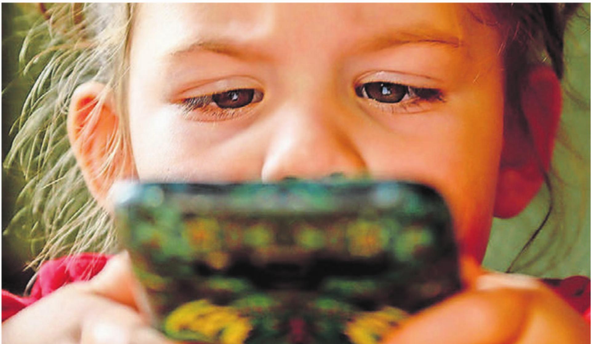 «Ich, mein Smartphone und mein Kind» – wie gelingt der Spagat? Der Elternkreis Bremgarten lädt zur Beschäftigung mit solchen Fragen. Bild: pd - Das Bild wird blockiert. – Möglicherweise durch einen aktiven Adblocker.