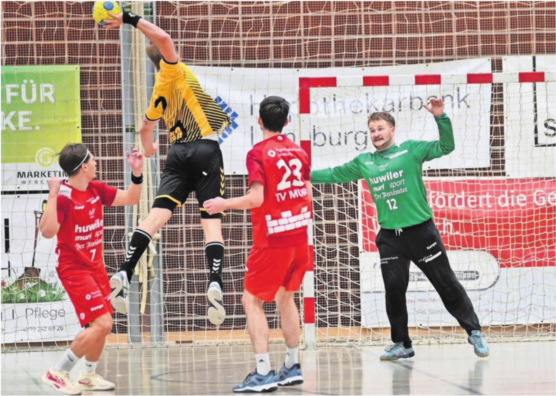 Goalie Ivo Rütimann (rechts) freut sich auf das Duell gegen den Aufsteiger. - Das Bild wird blockiert. – Möglicherweise durch einen aktiven Adblocker.