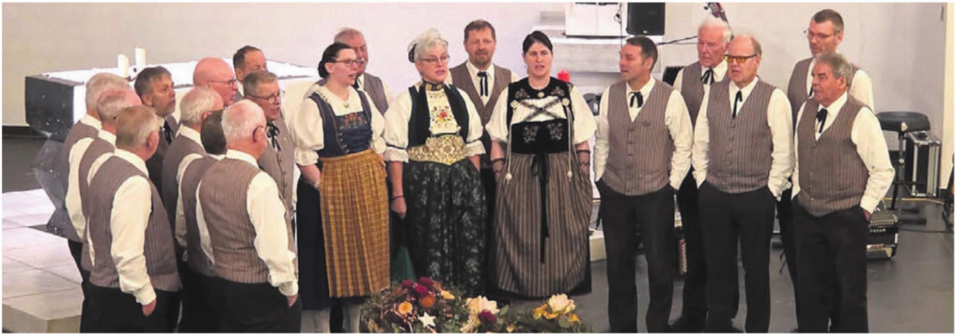 Der Jodlerklub Echo vom Hasenberg begeisterte mit seiner Darbietung. Bild: zg - Das Bild wird blockiert. – Möglicherweise durch einen aktiven Adblocker.