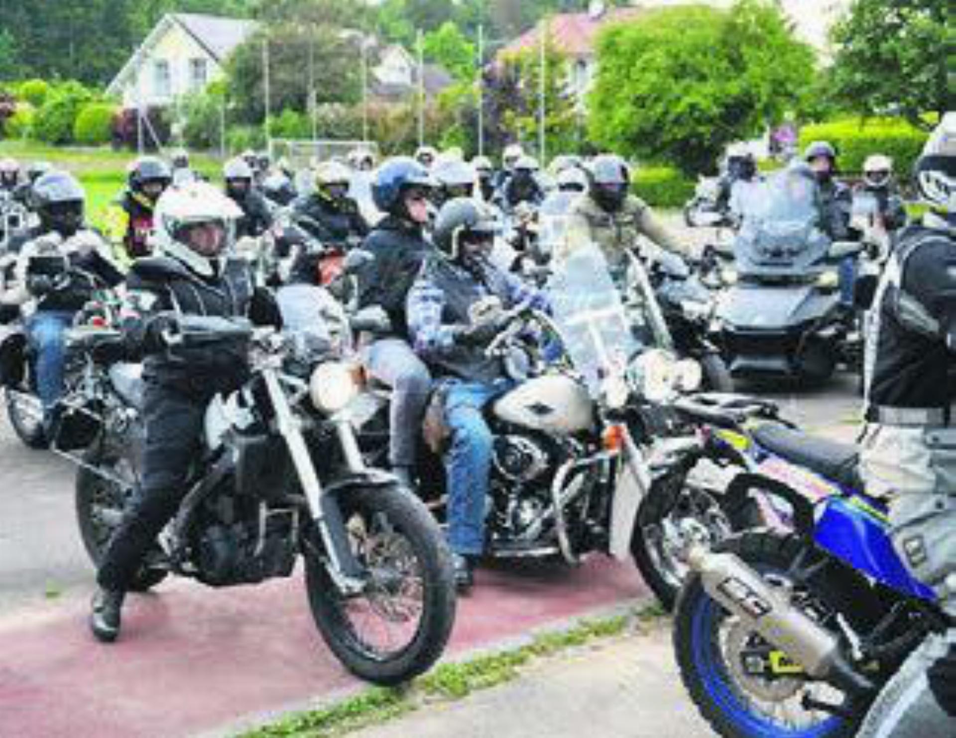Der Töffcorso startet. Bild: as