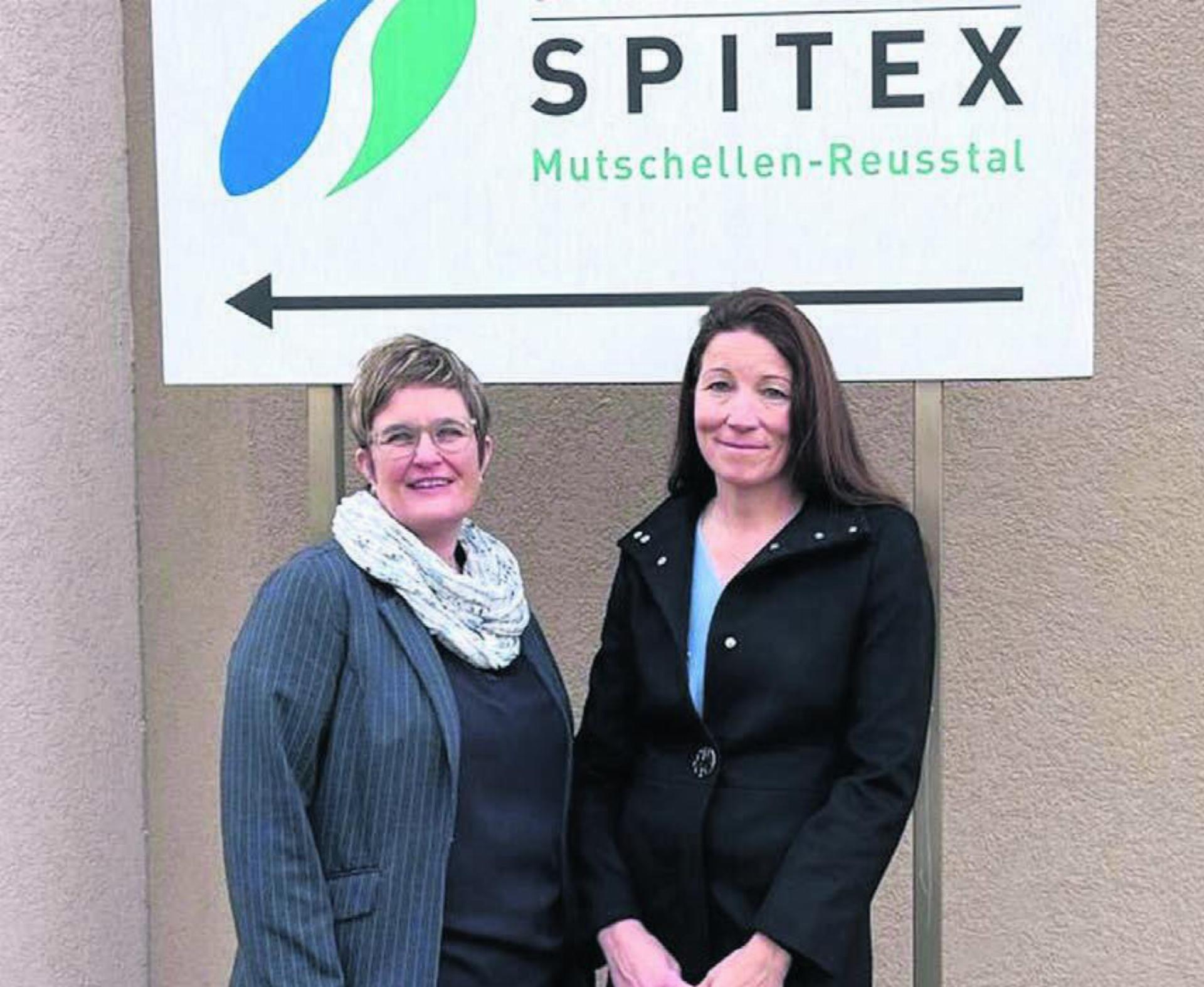 Sie haben sich gefunden: Spitex-Mutschellen-Reusstal-Präsidentin Brigitte Weibel (links) und die Zufiker Gemeinderätin Natascha Brunold. Bild: zg