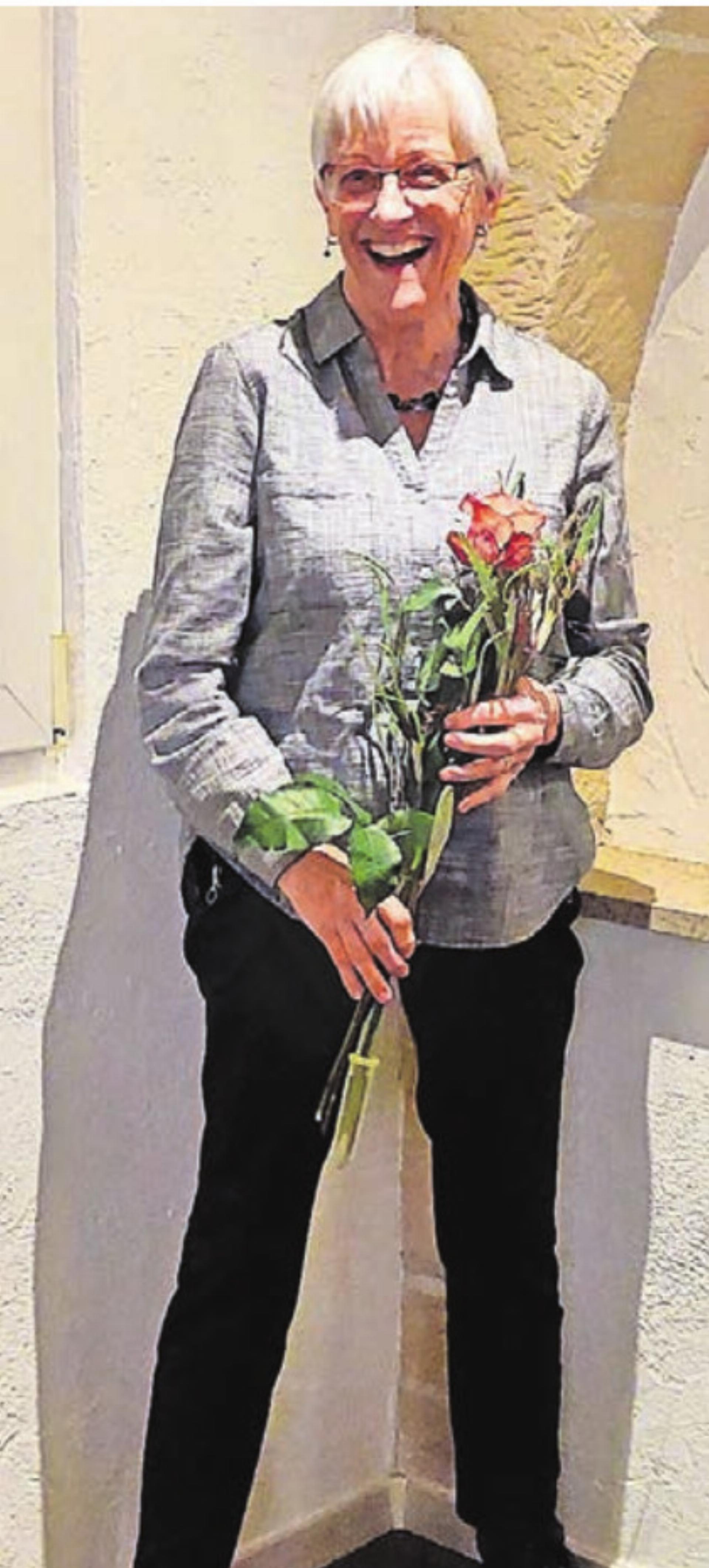 Myrta Lüthi ist seit 40 Jahren aktiv dabei und wurde für ihre Vereinstreue geehrt. Bild: zg - Das Bild wird blockiert. – Möglicherweise durch einen aktiven Adblocker.