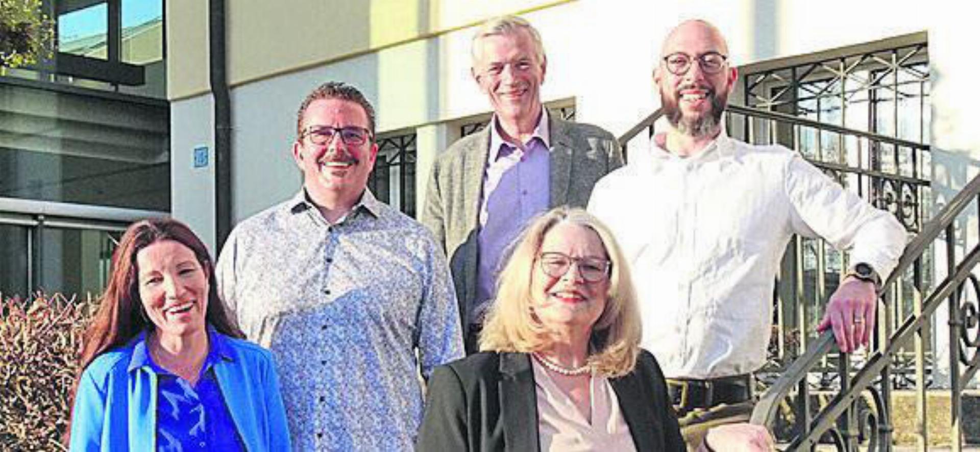 Sie treten für eine weitere Amtsperiode an (v. l.): Natascha Brunold, Reto Knecht, Gemeindeammann Daniel Stark, Gabriela Bereuter und Vizeammann Boris Sommer. Bild: zg