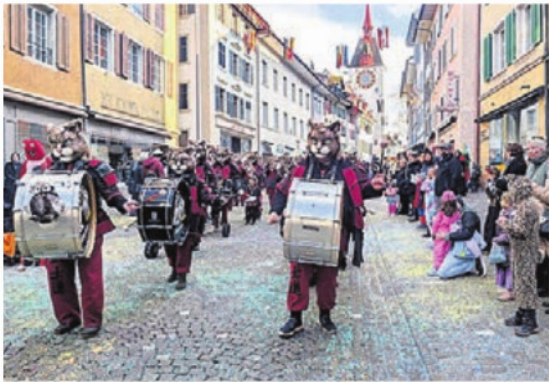 Fasnächtliche Marktgasse. Bild: huy - Das Bild wird blockiert. – Möglicherweise durch einen aktiven Adblocker.