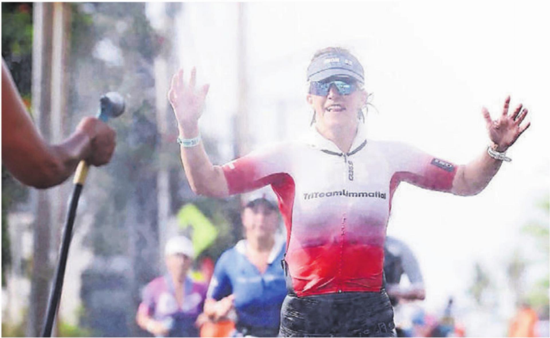 Cécile Treier in Hawaii: Glücklich trotz Defekten und heissem Wetter. Bild: zg - Das Bild wird blockiert. – Möglicherweise durch einen aktiven Adblocker.