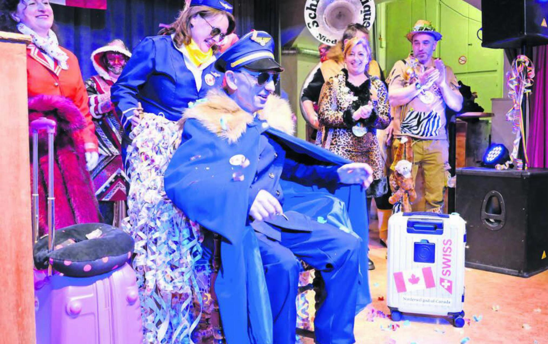 Er führt als Pilot durch die Niederwiler Fasnacht: Rolf Mettier ist der neue Ehrenschränzer. Bilder: Stefan Treier - Das Bild wird blockiert. – Möglicherweise durch einen aktiven Adblocker.