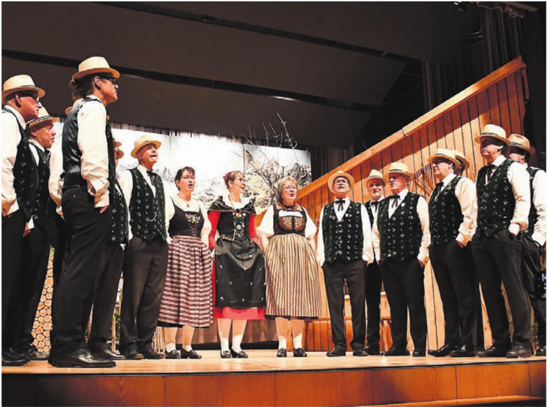 Der Jodlerklub Heimelig überzeugt mit seinem Konzertprogramm unter der Leitung von Anna Eisenhut. - Das Bild wird blockiert. – Möglicherweise durch einen aktiven Adblocker.